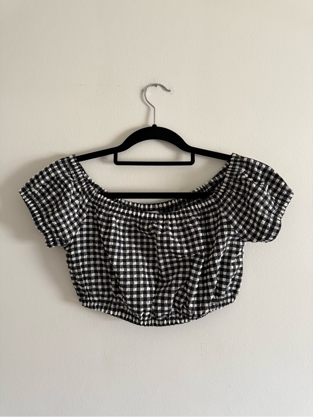 Aritzia Wilfred Black and White Gingham Off-Shoulder Crop Top - size small